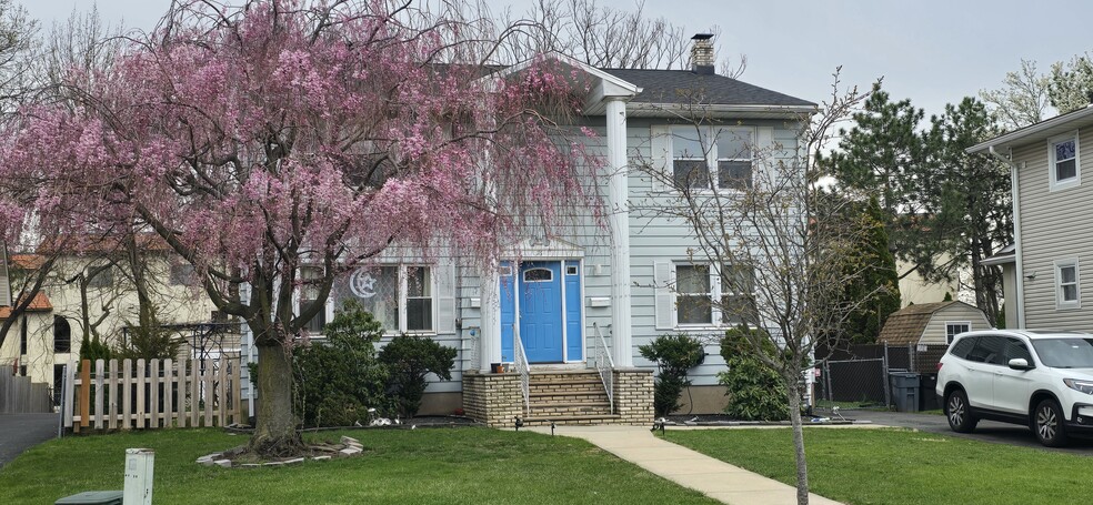 Building Photo - 76 Renaissance Dr