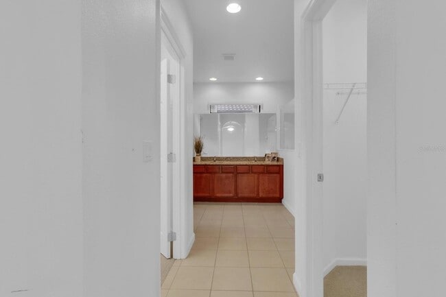 Building Photo - 2943 Casabella Dr