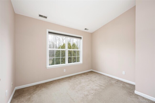 Building Photo - 1476 Iroquois St