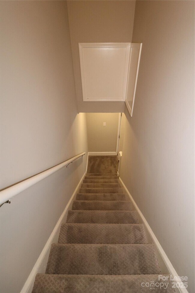 Building Photo - 6248 Old Pineville Rd