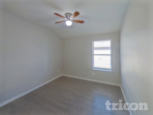 Building Photo - 110 Columbia St