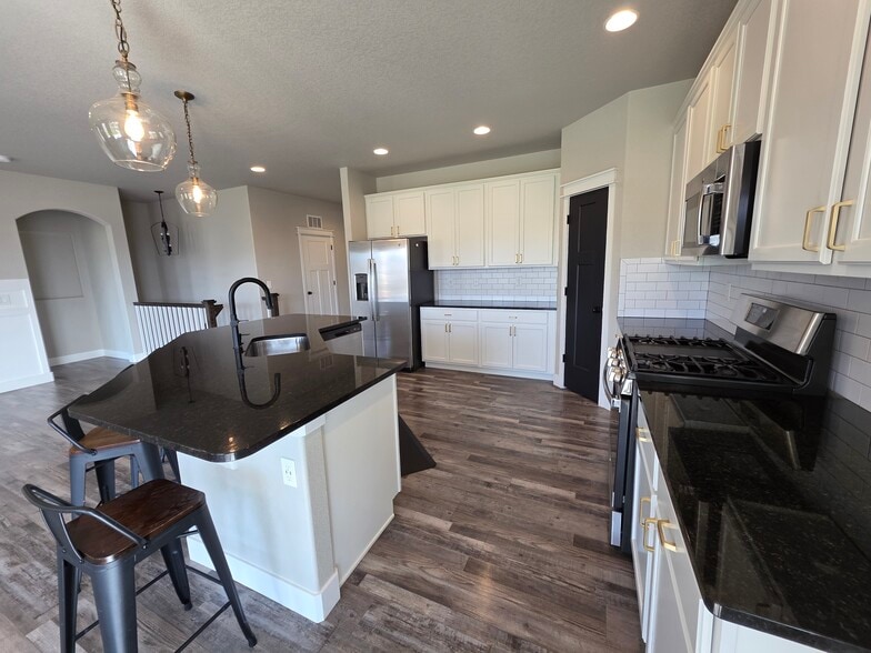 Building Photo - 9744 Picket Fence Way