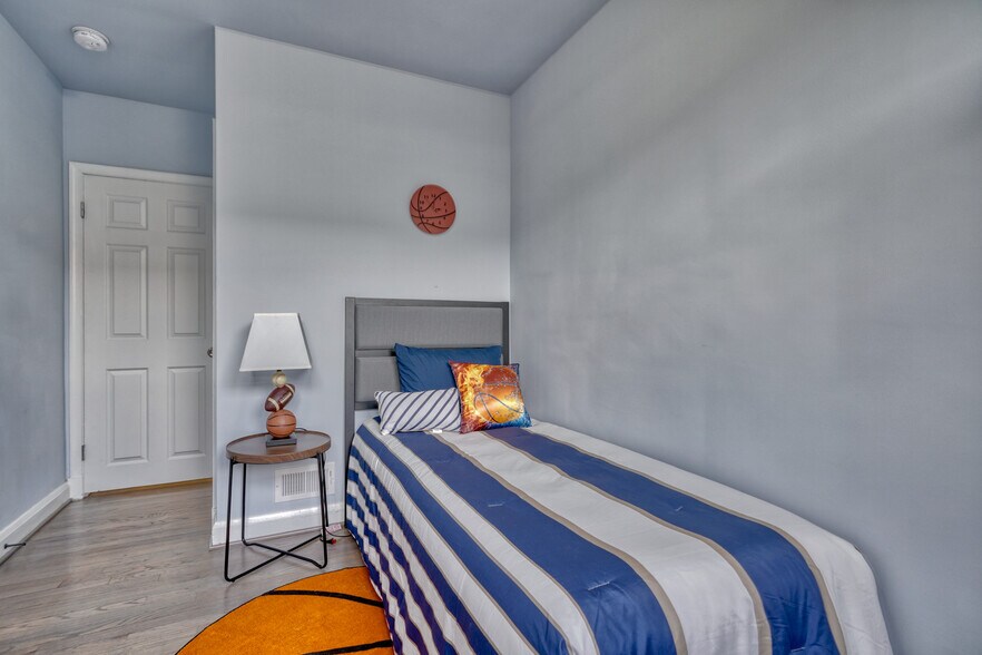 bedroom # 4 - 4505 38th St