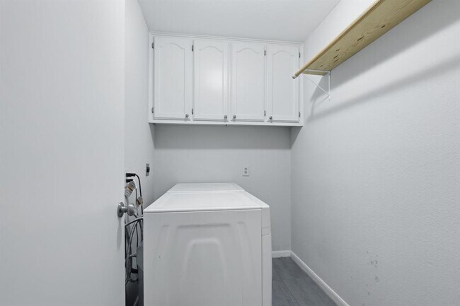 Building Photo - 4801 Rustown Dr