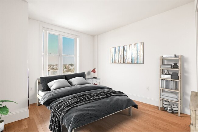 Building Photo - 116-128-128 Rantoul St