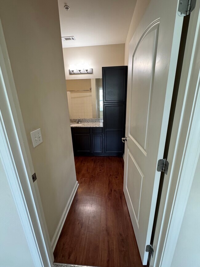 Primary Photo - 12337 Manhattan Ln