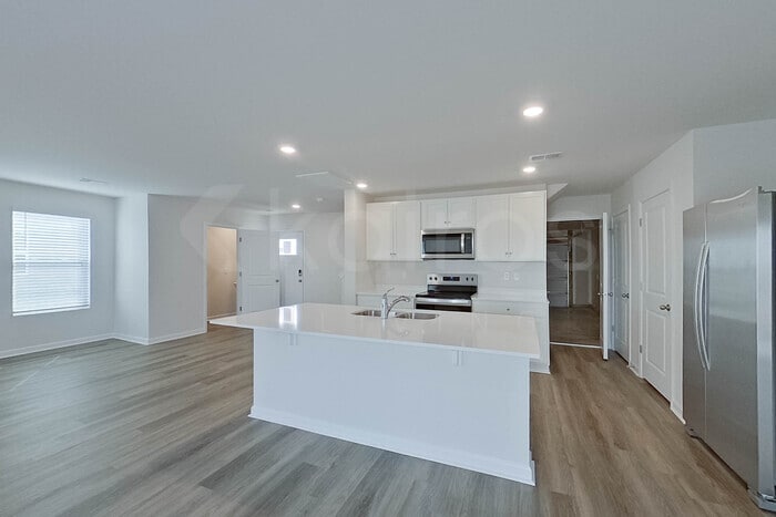 Building Photo - 125 Overstreet Way