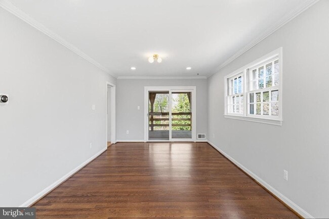 Building Photo - 9116 Hamilton Dr