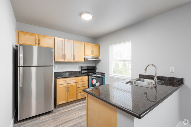 1BD, 1BA - 580SF - Legacy Ridge:  Beautifully renovated 1- an...