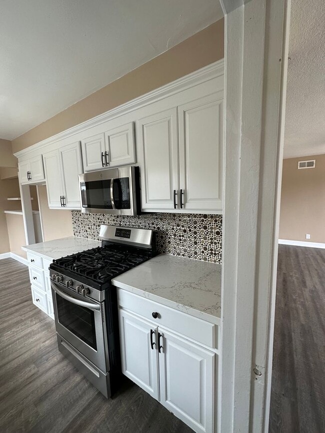 Building Photo - 3135 Courtney Dr