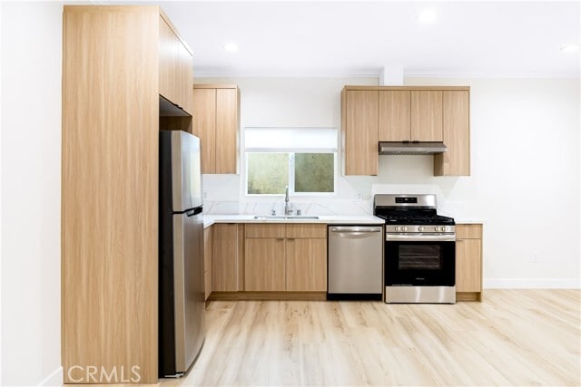 Building Photo - 720 E Windsor Rd