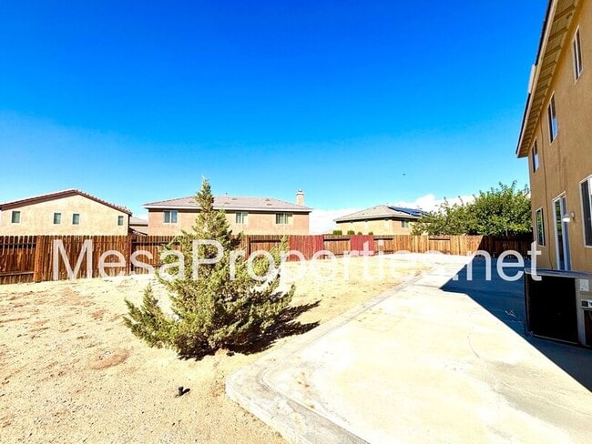 Building Photo - 13720 Thrush Ct