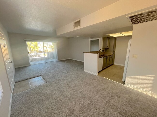 Building Photo - 2bed/2bath in Southwest gated community