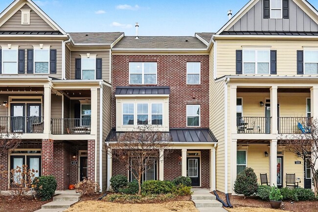 Building Photo - Spacious and Well Maintained Townhome in Austin Creek