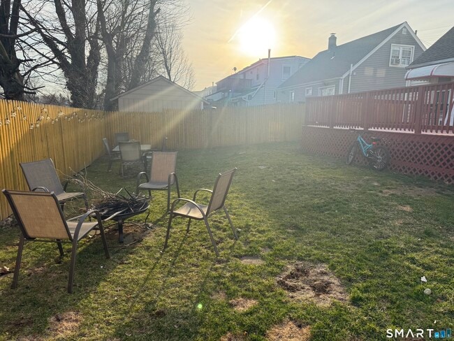 Building Photo - 507 Queen St