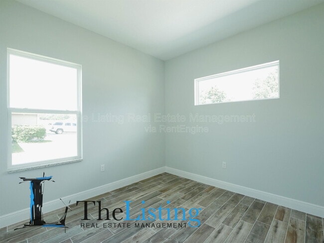 Building Photo - 406 Albatross Ct