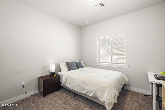 Building Photo - 14820 Mike a Mendoza Ave