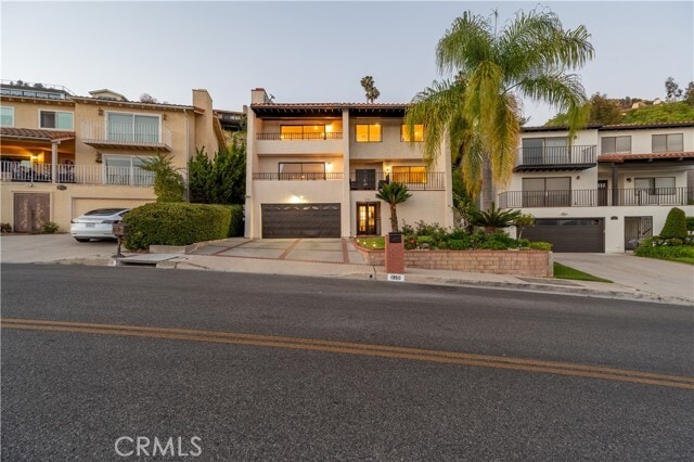 Building Photo - 1350 E Tujunga Ave