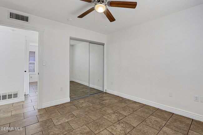 Building Photo - 287 Sunset Hills Dr