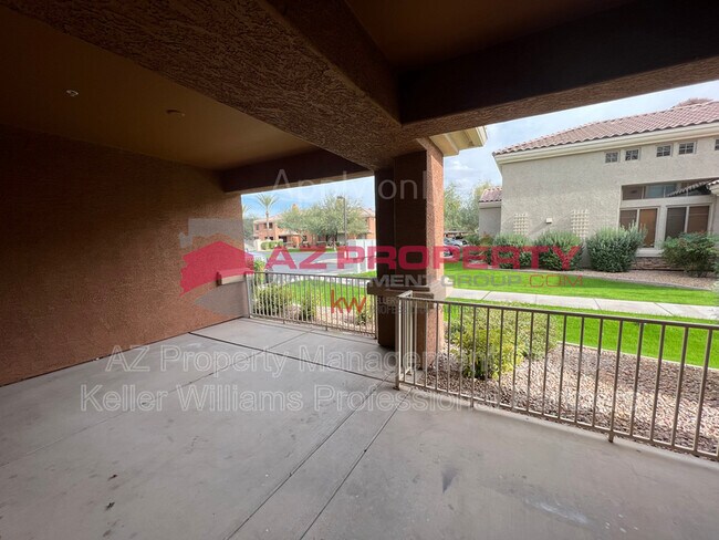 Building Photo - 955 E Knox Rd