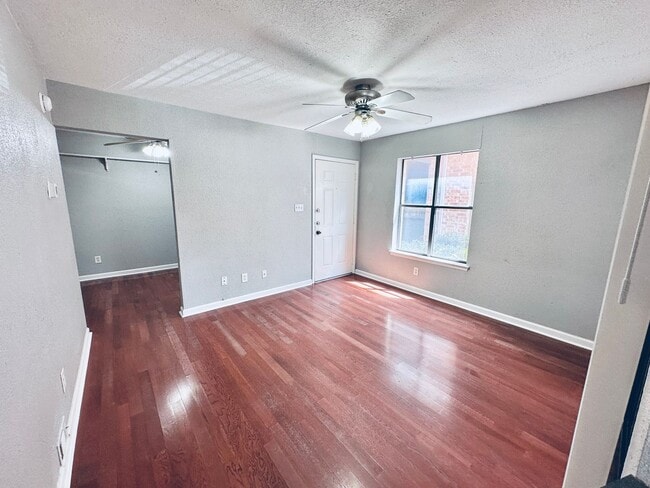 Building Photo - 2500 Burleson Rd