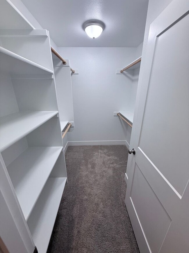 Building Photo - MANAGER SPECIAL: 50% OFF FIRST MONTH'S RENT!