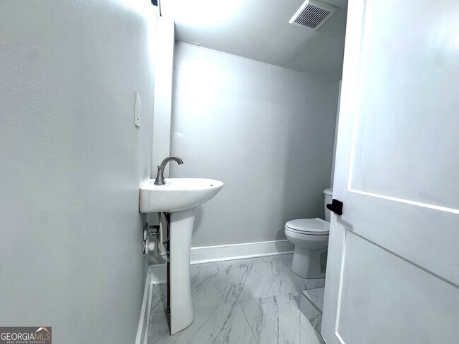 Building Photo - 3280 Stonewall Tell Rd