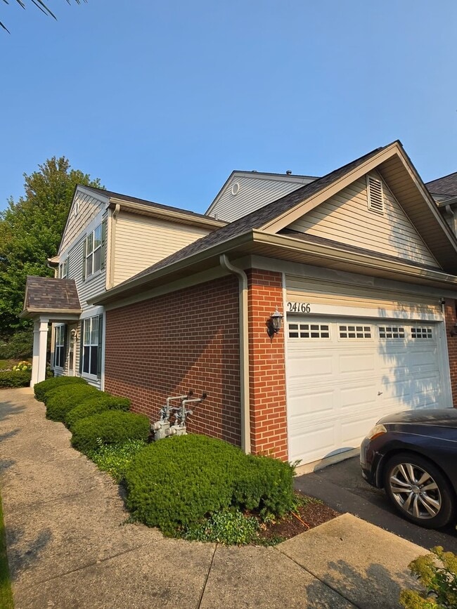 Building Photo - 24166 Walnut Cir