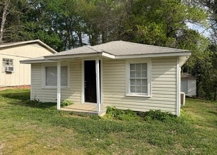 Building Photo - 206 Hedgecock Rd