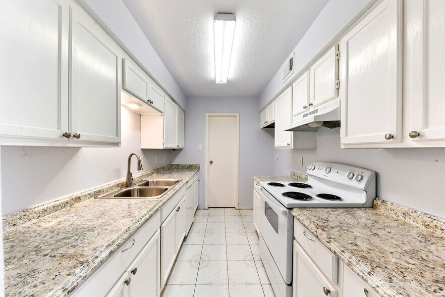 Building Photo - 6500 Sands Point Dr