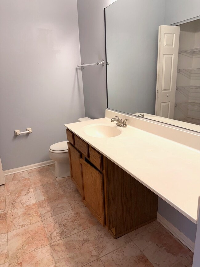 Building Photo - 2279 Reflections Dr