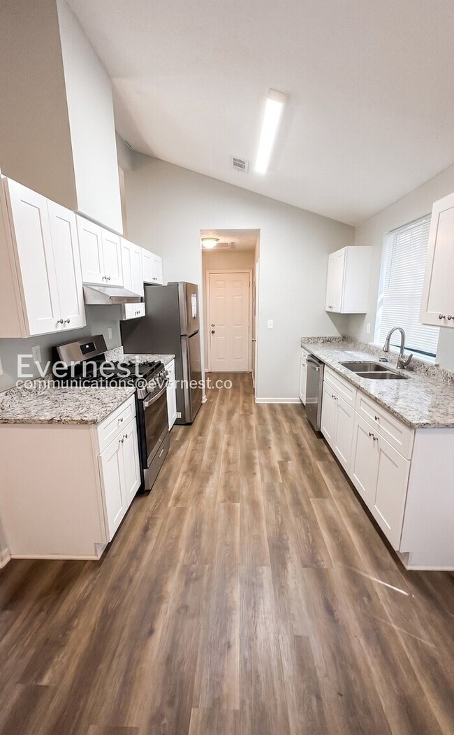 Building Photo - 7800 Park Ln