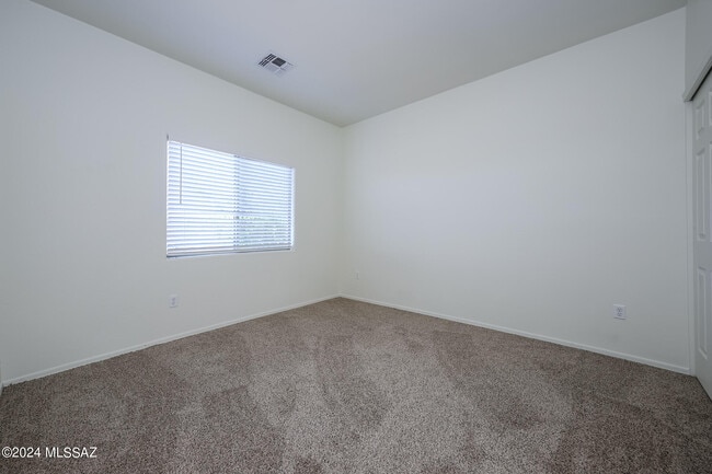 Building Photo - 3510 W Center Mountain Way