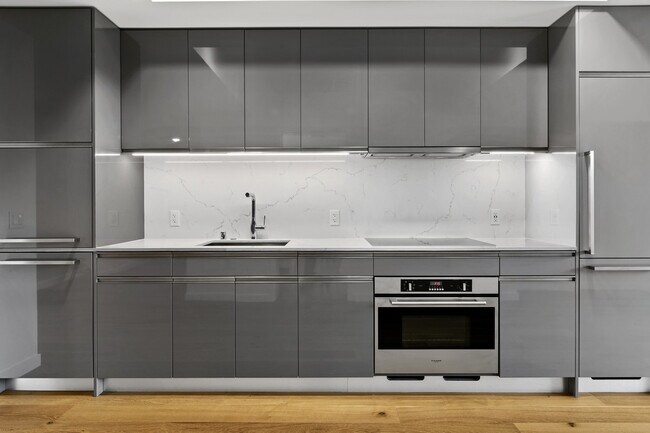 Building Photo - Nexus Condominium - 1 bedroom + den