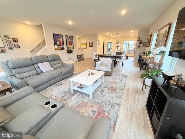 Building Photo - 9584 Fields Rd