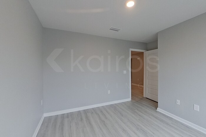 Building Photo - 133 Metalmark Dr