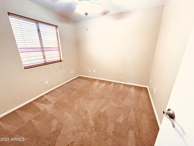 Building Photo - 29152 N Red Finch Dr