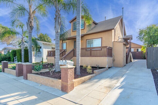 Building Photo - Refreshed + Bright 2 Bed/1 Bath in the Heart of North Park!