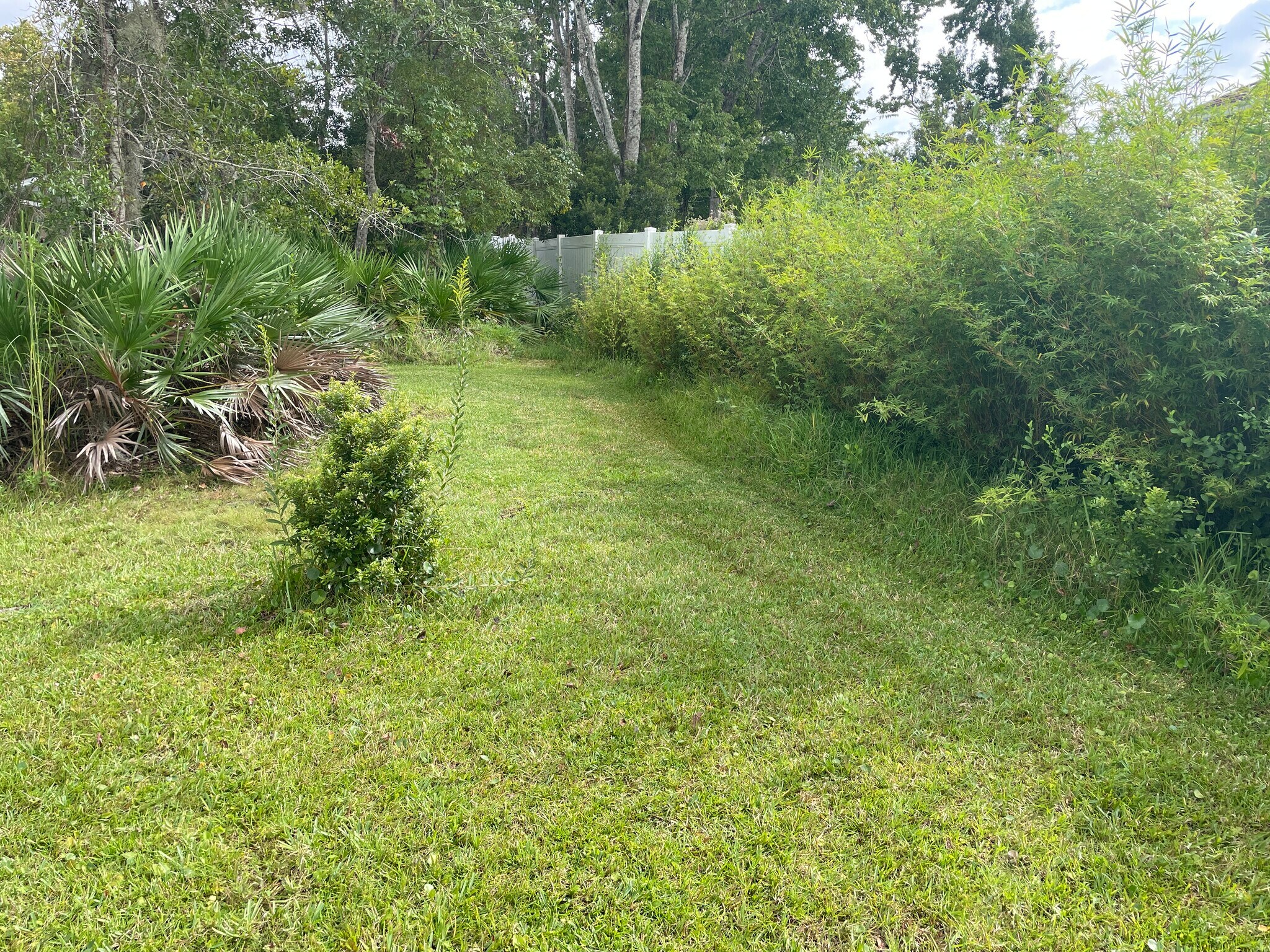 Building Photo - 213 Riverbend Rd