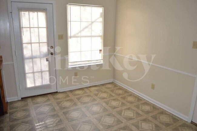 Building Photo - 6045 Holly Heights Cove