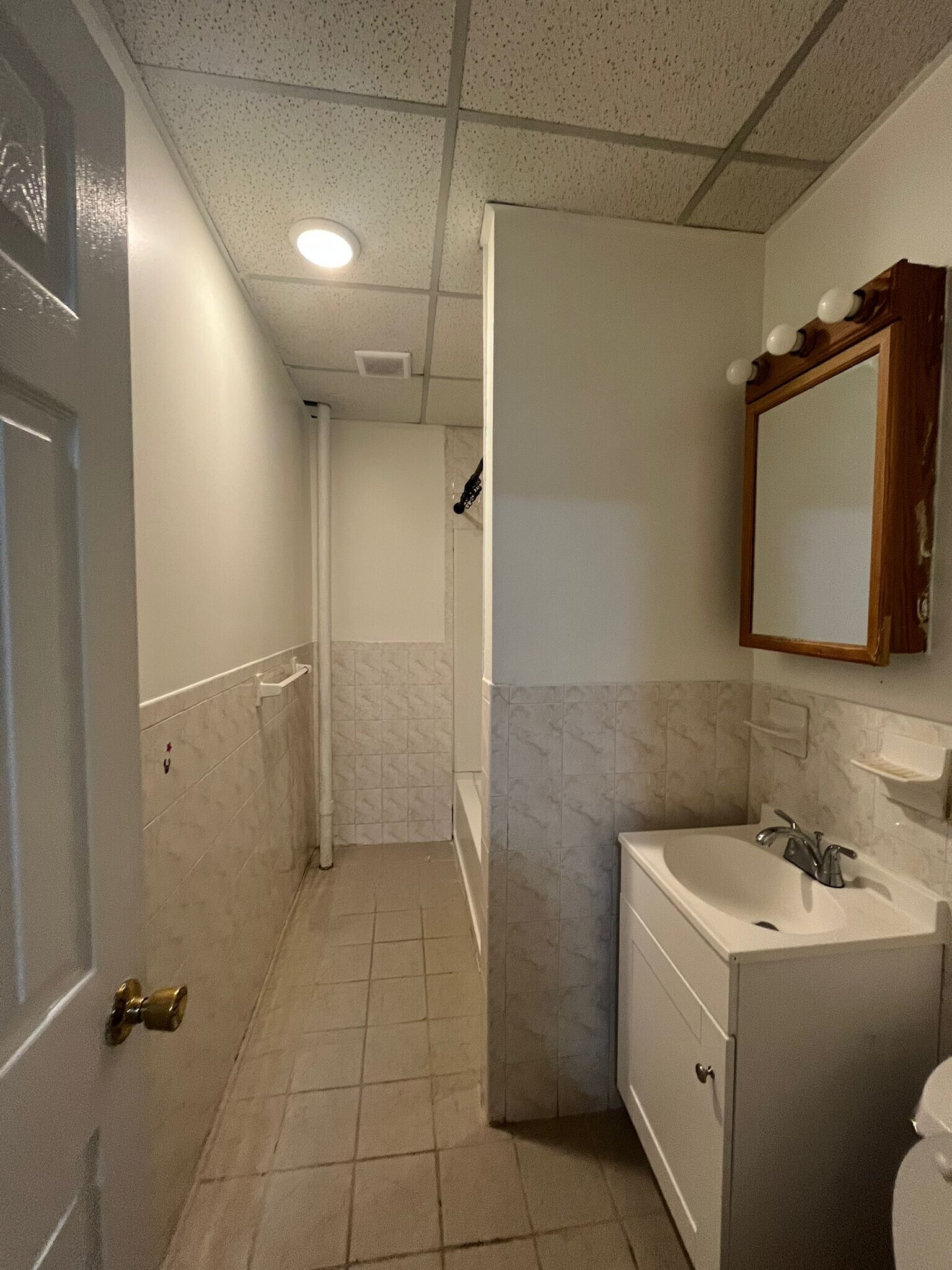 Building Photo - 179 W 48th St