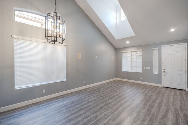 Building Photo - $3,500 For Lease Starting June 1, 2026 4 beds-2.5 Baths 2,421 Sq. Ft.  Amazing Gilbert 85298 Home...
