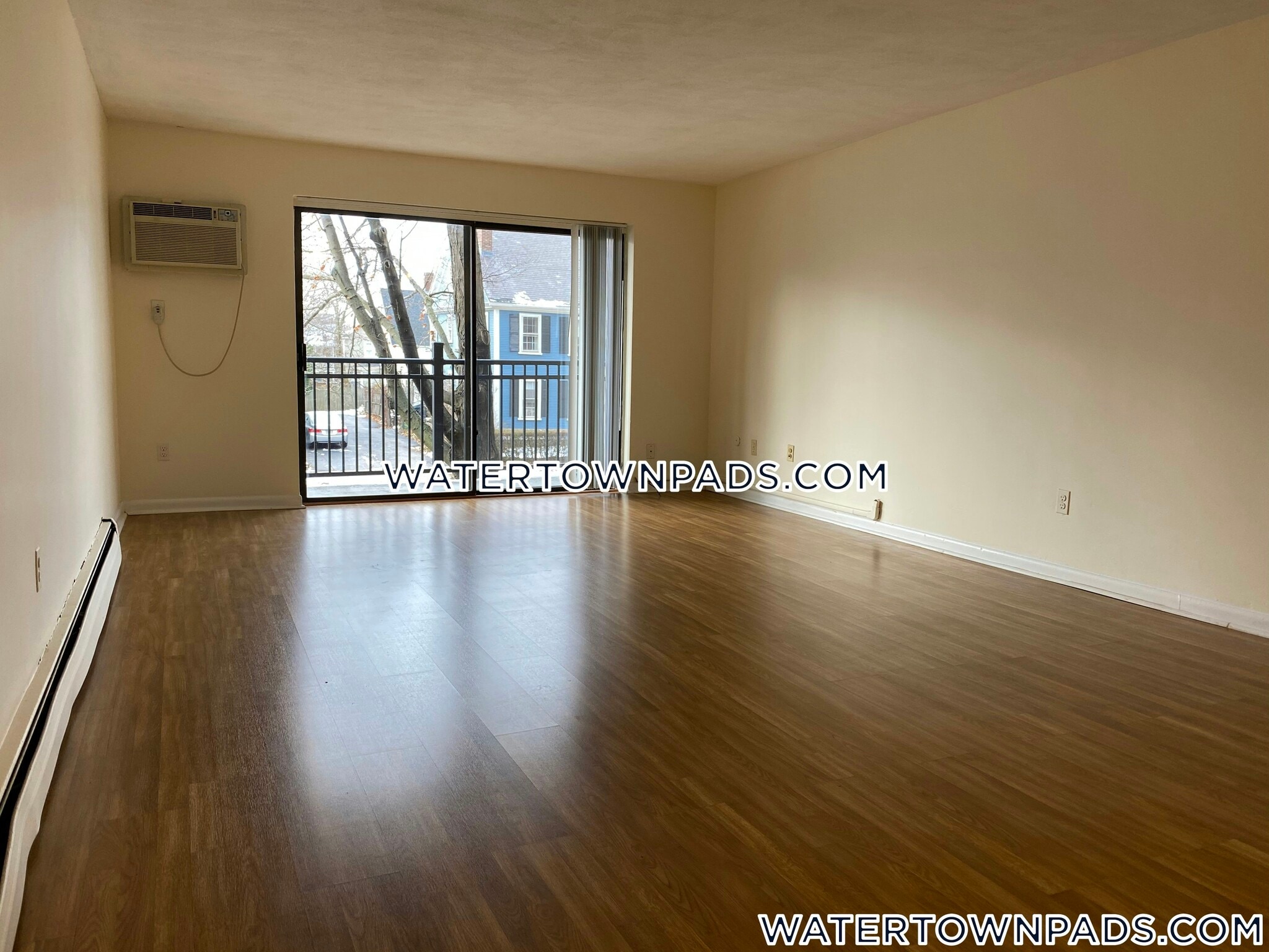 Building Photo - 245 Main St