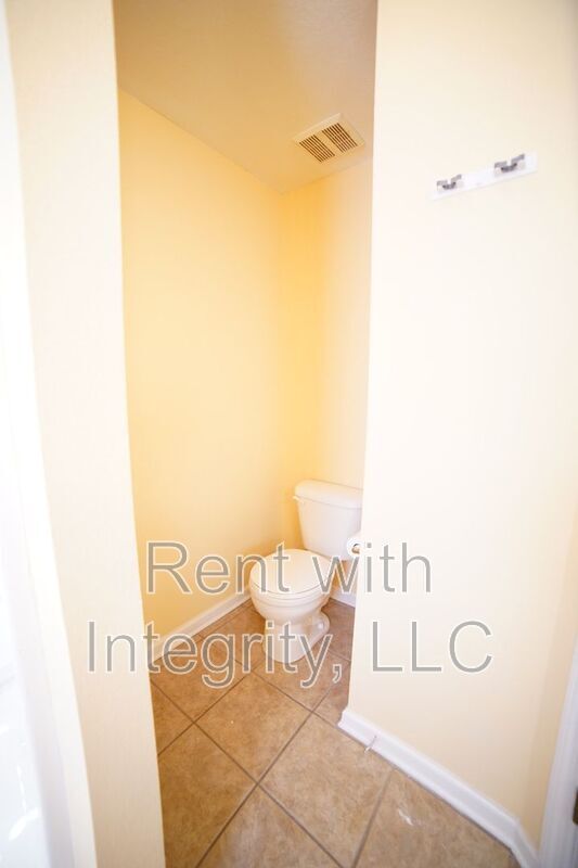 Building Photo - 2738 W Tharpe St