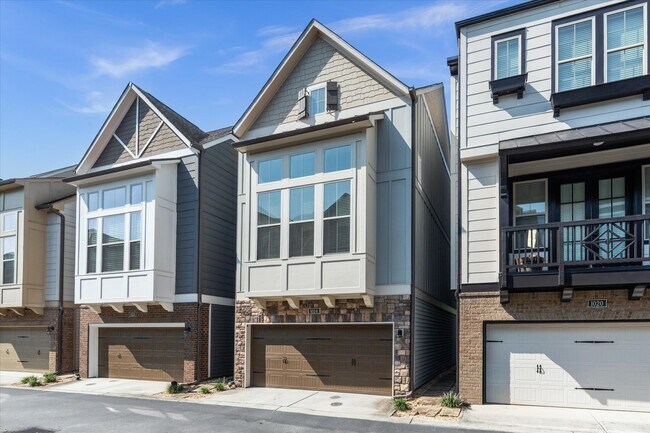 Building Photo - 1024 Moorewood Ln S E