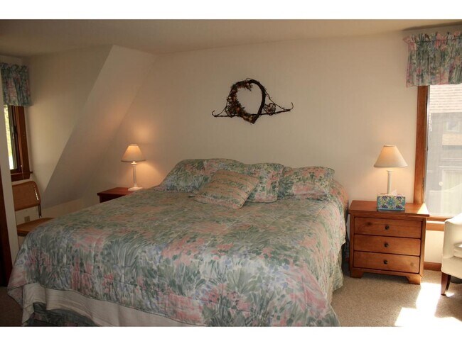 Building Photo - 619 Otter Rd