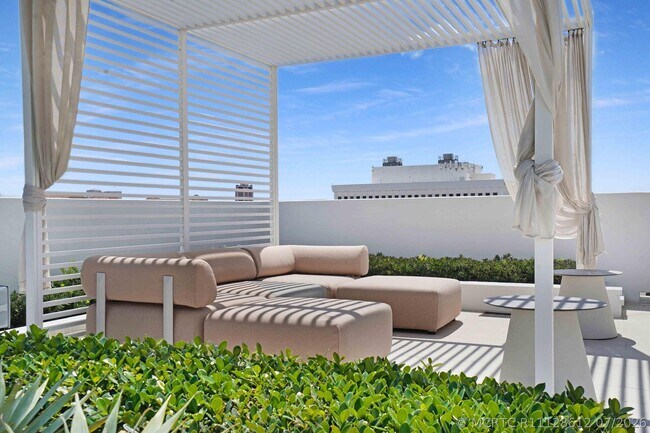 Building Photo - 155 E Boca Raton Rd