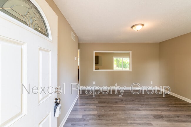 Building Photo - 2248 Colonial Hills Dr