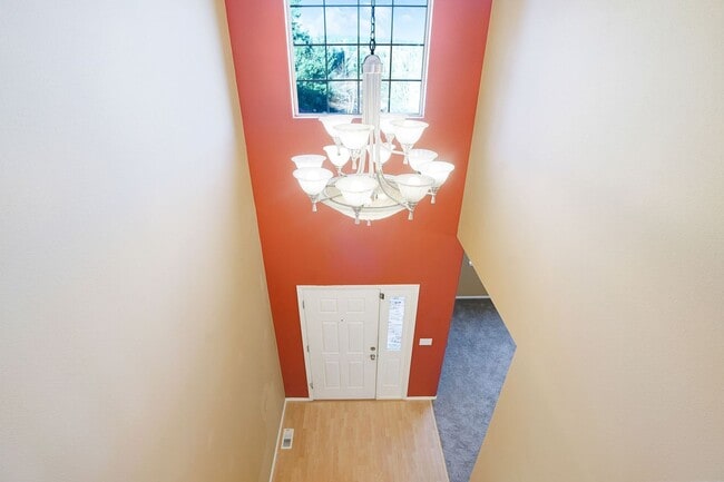 Building Photo - 4Bd/2.5Ba Two Story House - Available to View!