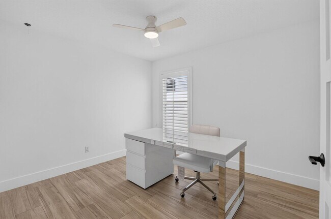 Building Photo - 621 Anchor Point